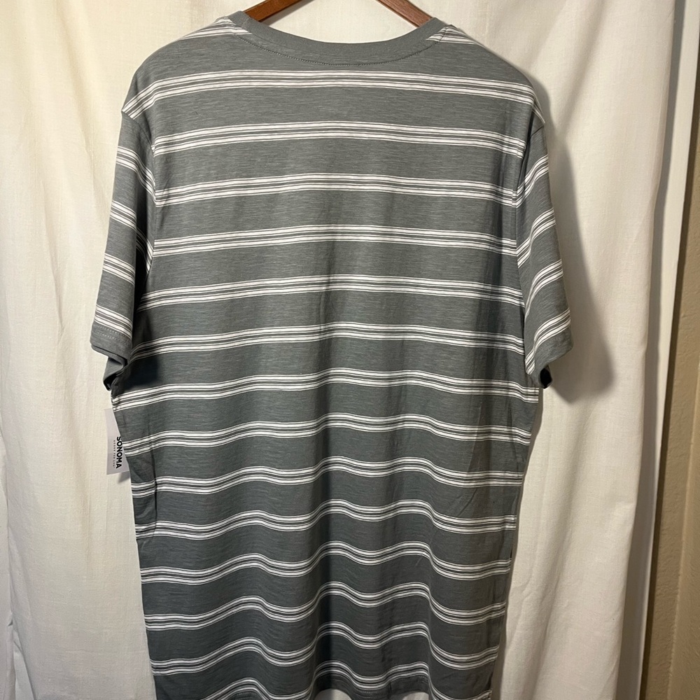 ❤️❤️❤️ Sonoma Gray and White Striped Short Sleeve Tee